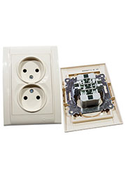 42010017,, розетка двойная без заземления кремовая встроенный монтаж